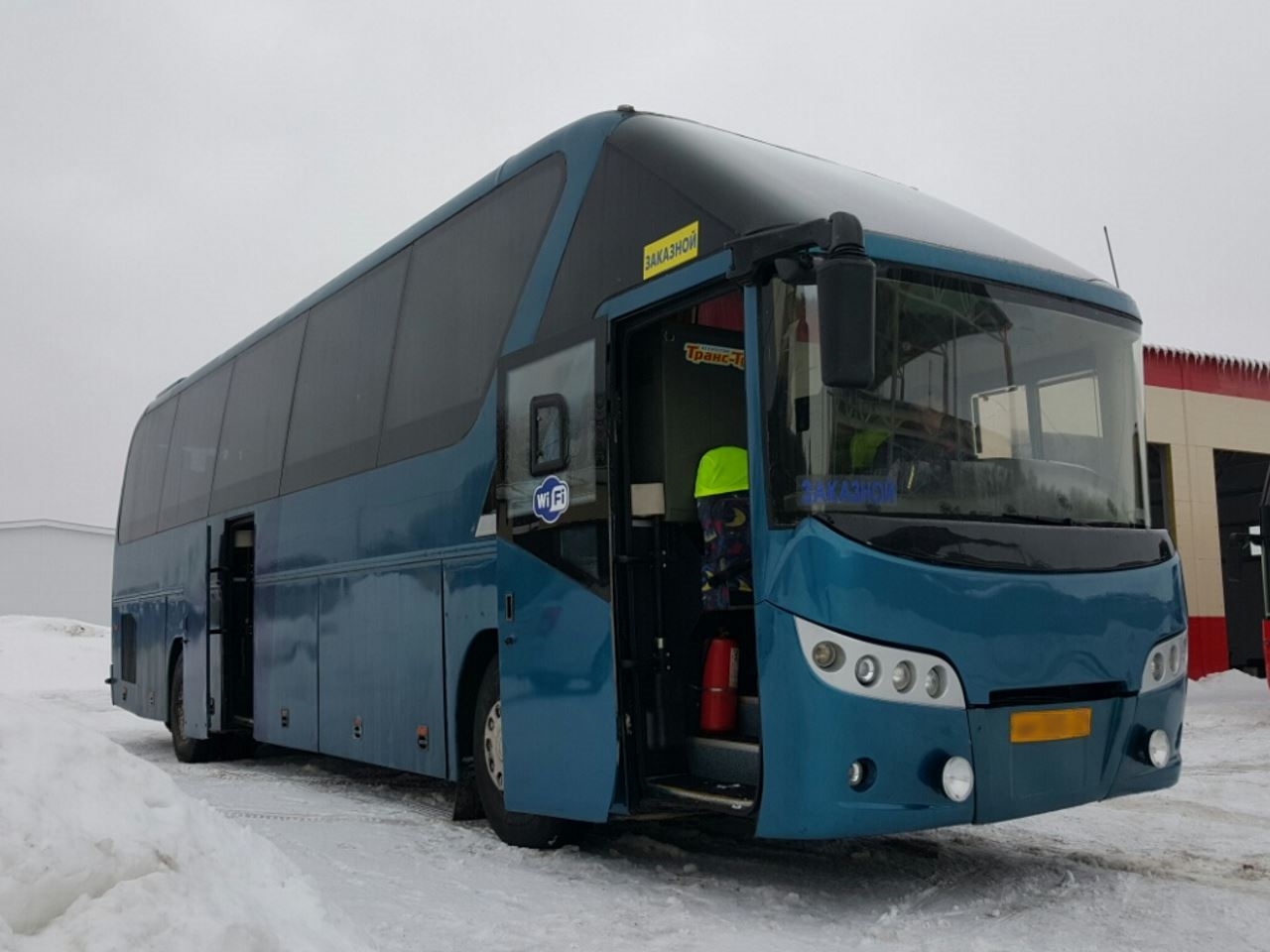 Заказ и аренда Neoplan Tourliner с водителем в Кемерово - Кемерово-Бас